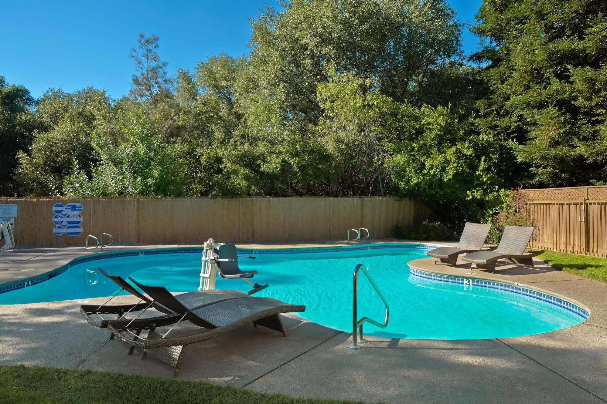 פולסום Lake Natoma Inn מראה חיצוני תמונה